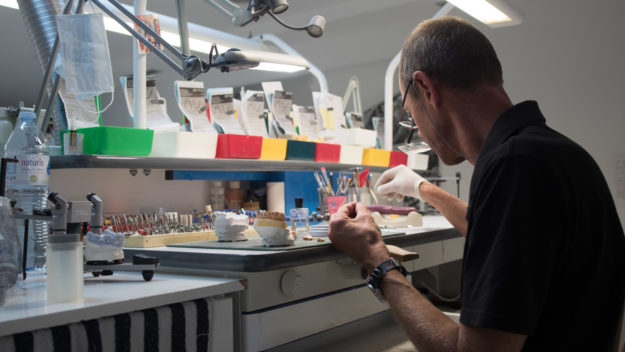 encerado de gofias de disilicato de litio